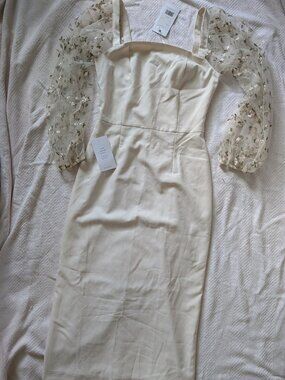 Elegant dress great for springtime event. Bought from Lichi.com. Size S